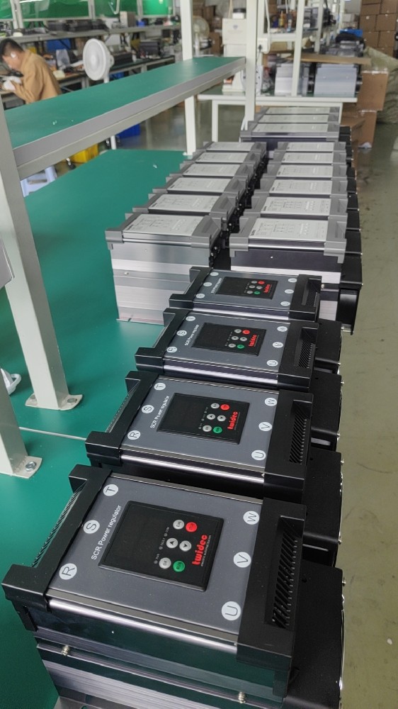 为什么电力调整器的保险丝容易被烧？