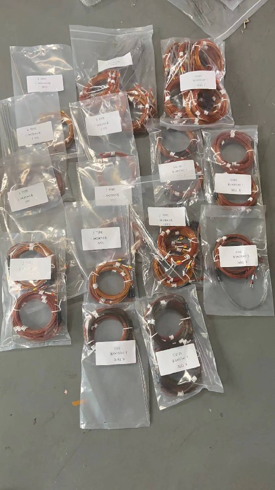 对于高温环境（如超过 1000℃）的丈量，热电偶的抗氧化性和热不变性是若何保障的？