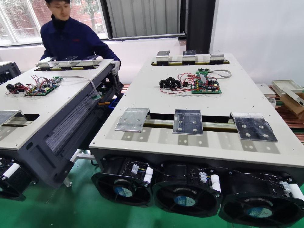 电力调整器在海优势电场的利用中，若何应对湿润、高盐等恶劣环境？