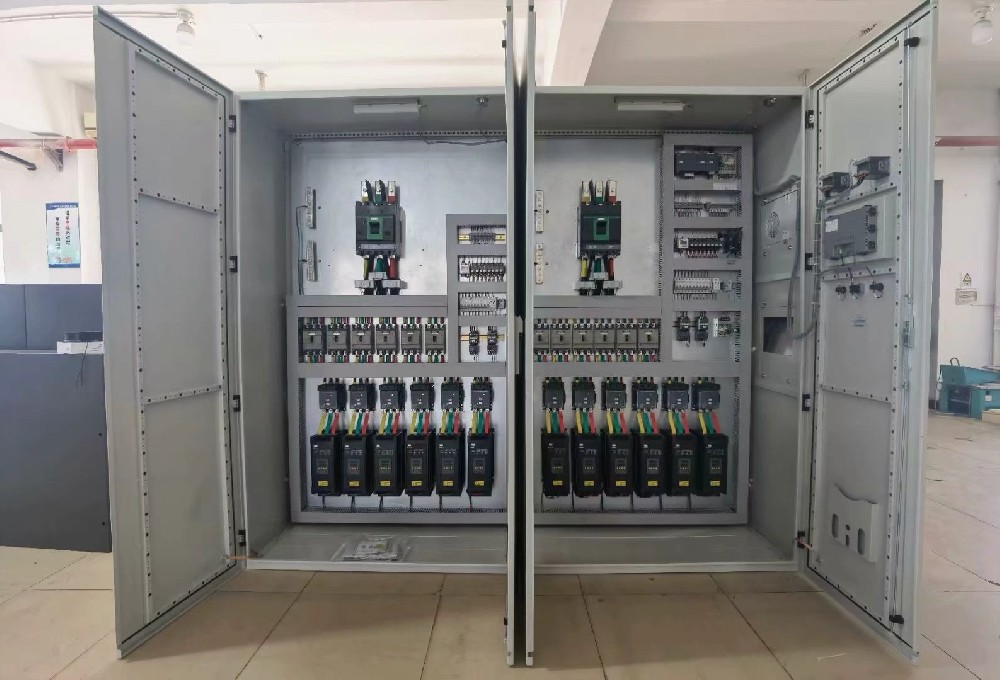 不幼心将电力调整器的表壳败坏，自行更换表壳会不会影响设备的防护等级和正常使用？