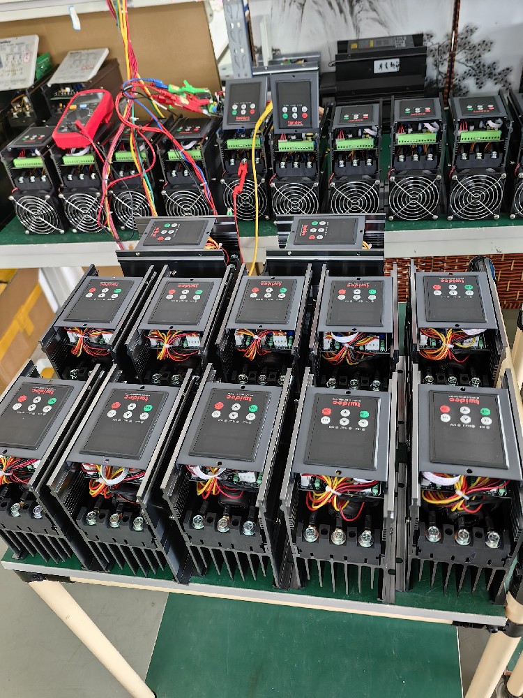 冬季环境温度过低，电力调整器启动难题，有什么有效的预热步骤或措施？