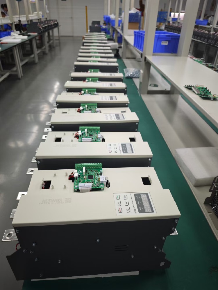 测温 VS 控温：工业温控领域的 “双生花”，谁更沉要？